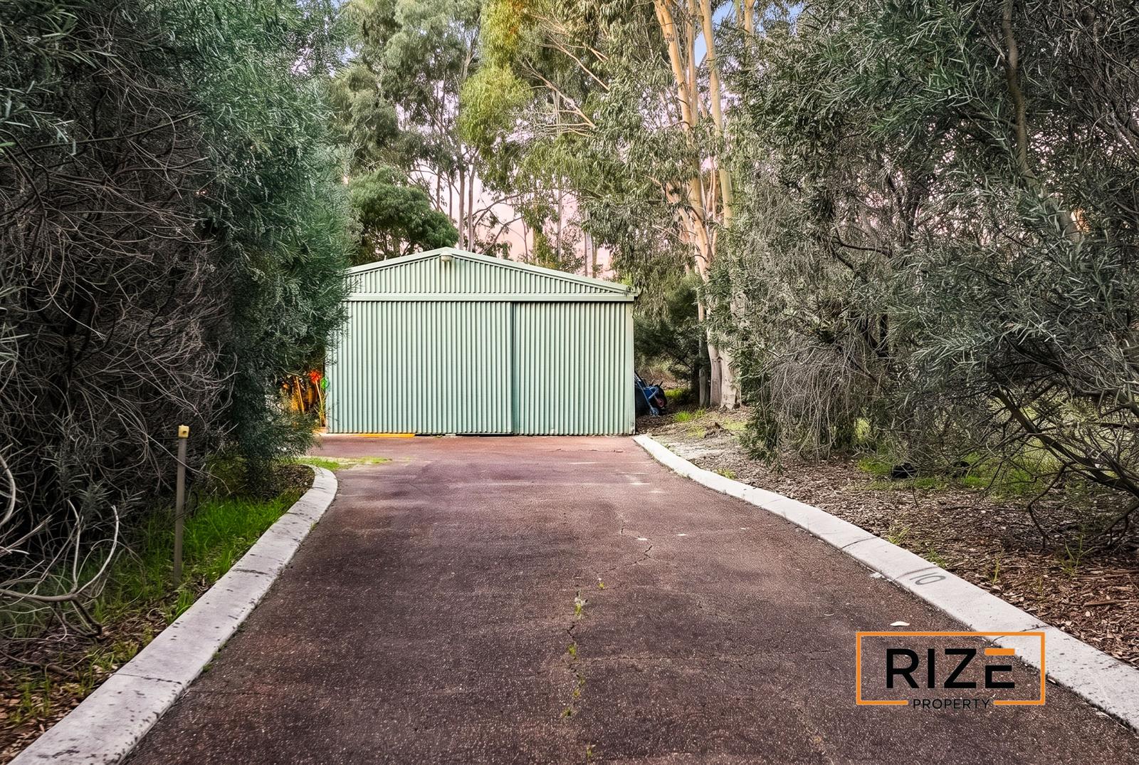 Separate property access to the hardstand